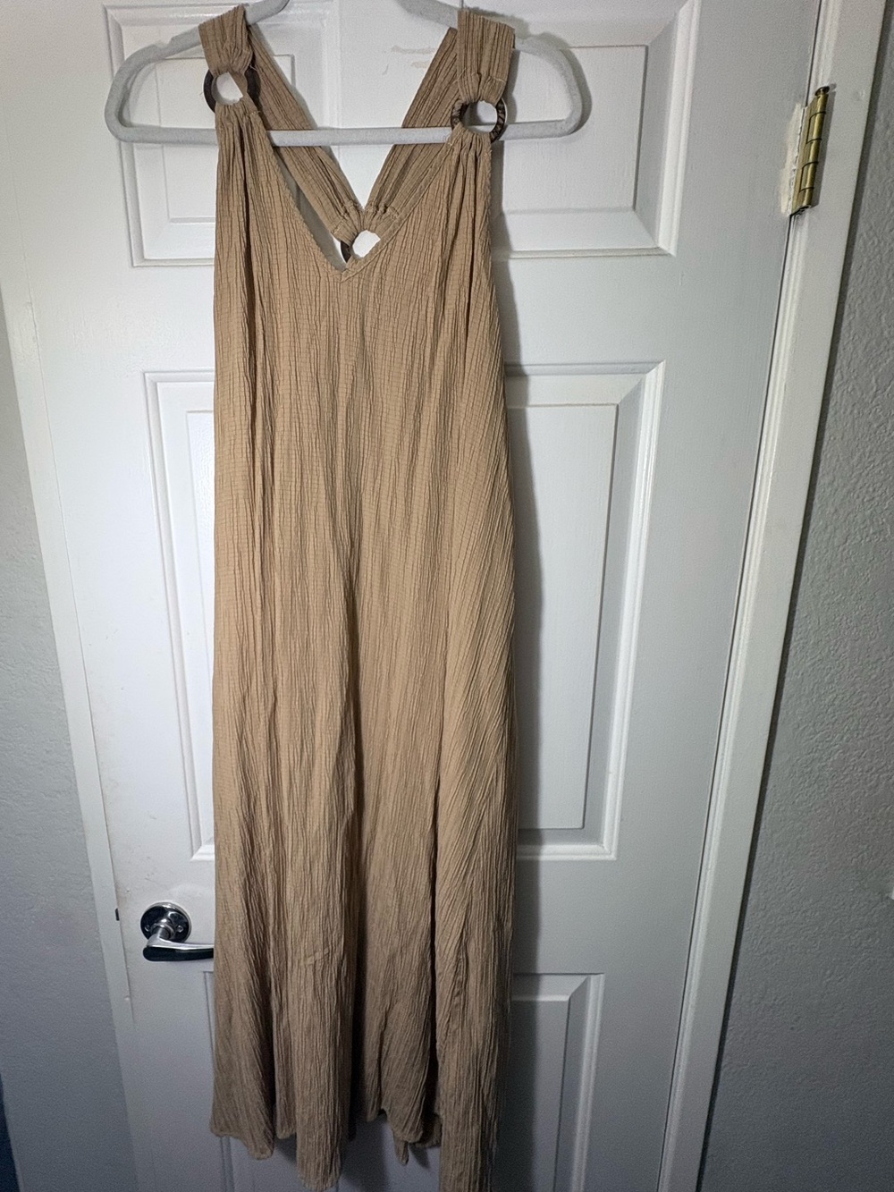 Sleeveless Textured Beige Dress - Picture 1 of 3